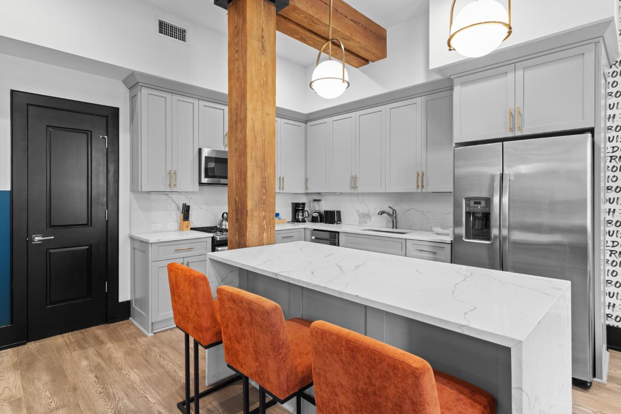 Hotel Beautiful Downtown 2 Bedroom 2 Bath 3 Blocks From Superdome Or Parade Route
