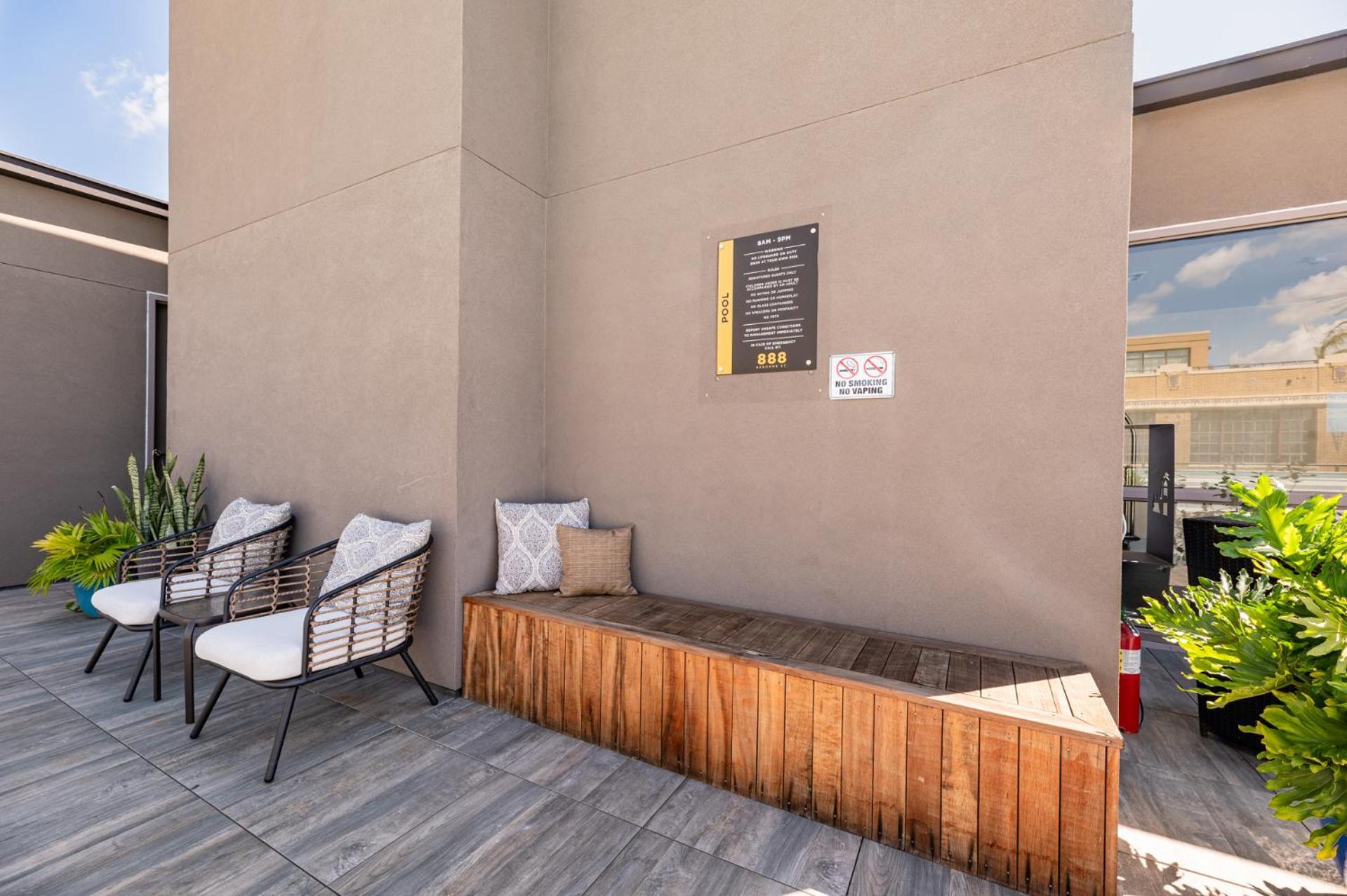 Beautiful Downtown 2 Bedroom 2 Bath 3 Blocks From Superdome Or Parade Route Hotel New Orleans